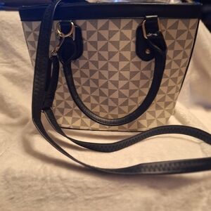Stylish Black and White Geometric Tote Bag